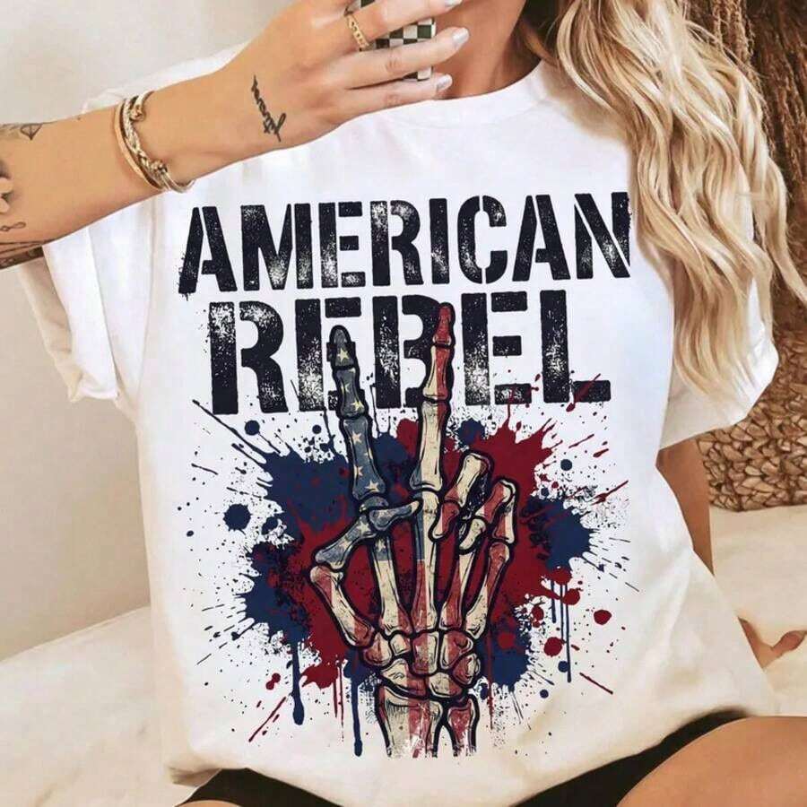 Esqueleto Rebelde Americano D PNG, Esqueleto Patriótico D Rock On, Día de la Independencia de EE. UU. PNG, Diseño de Sublimación para Camisetas del 4 de Julio, Camisetas Unisex para Salidas de Verano, Ropa Fresca de Verano para Mujer - Blanco - Ver 1