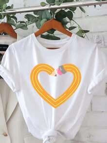 2026 Nuevos productos de gran : Camiseta de mujer con cuello redondo, estampado gráfico de dibujos animados con forma de corazón y lápiz para el Día del Maestro, camiseta de manga corta con cuello redondo, top casual para verano y primavera, camiseta de mujer. - Blanco - Ver 1