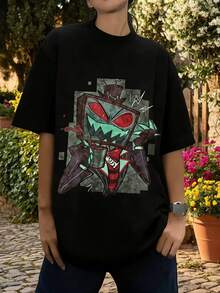 Presentamos una nueva camiseta unisex para hoteles, con un versátil diseño Y2K. Esta camiseta de manga corta con cuello redondo presenta un estampado Harajuku, ofreciendo un corte clásico y está confeccionada con un tejido suave y de alta calidad. Perfecto para salidas informales y deportes - Negro - Ver 2