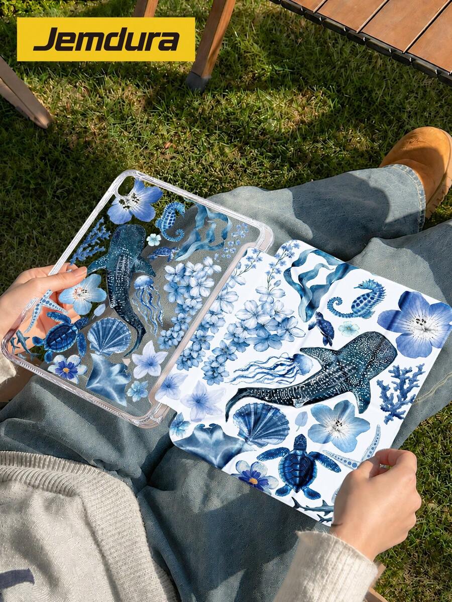 蓝鲸海洋元素设计平板电脑保护壳,亚克力透明底壳,双面印花图案,Y型折叠支架,兼容iPad(A16)11英寸第11代(2025款)/第10代/10.2英寸iPad Pro(2021款/2020款)、Galaxy Tab A8 10.5英寸(2022款),防摔,带笔槽,支持睡眠/唤醒功能,儿童/家庭礼物 - 彩色 - 查看 1