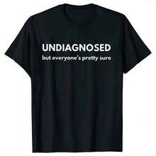 Una camiseta femenina con temática de autismo, con una cita humorística y satírica al estilo hip-hop, que incluye el eslogan "Sin diagnosticar, pero todo el mundo lo cree". - Negro - Ver 2