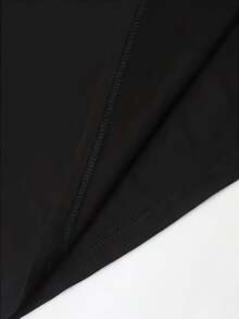 Camiseta estampada para mujer, de manga corta, cómoda, elegante, informal, adecuada para el uso diario, con texto en inglés estilo parisino y estampado de la Torre Eiffel. - Negro - Ver 6