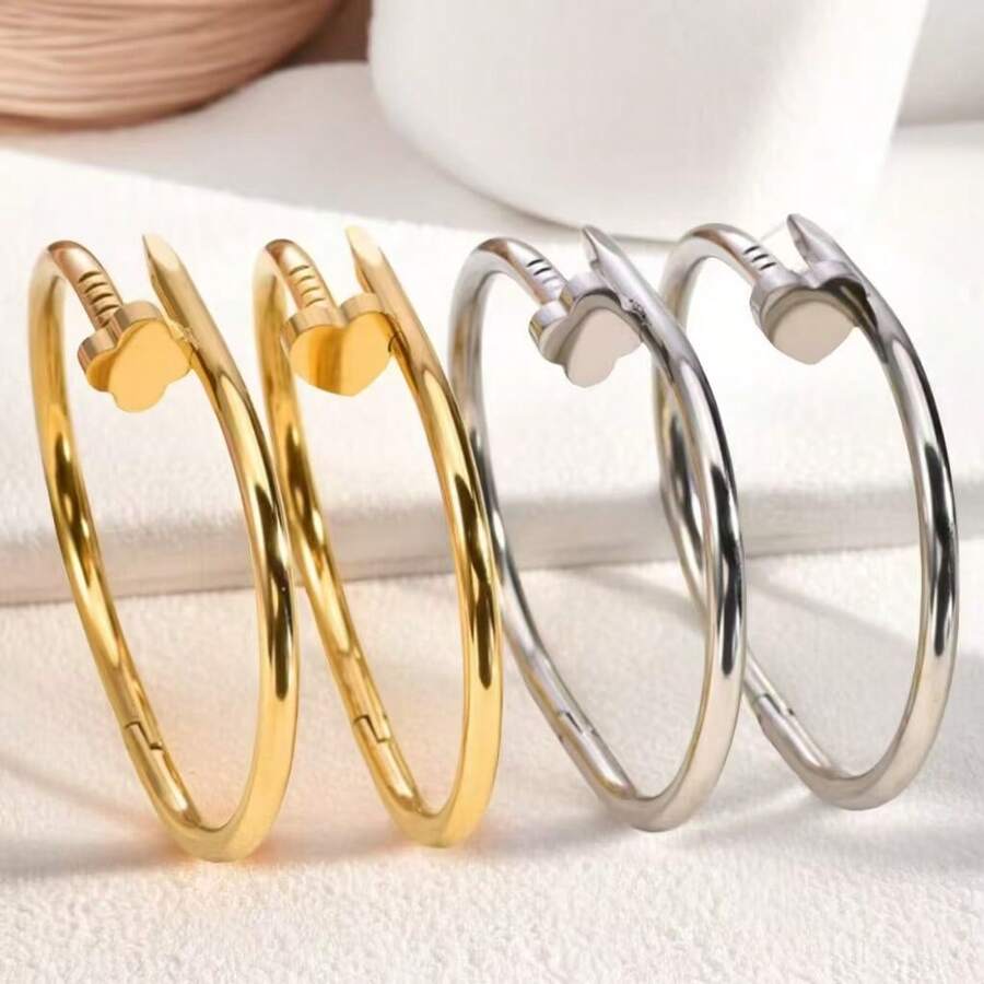 Heart & Four-Leaf Clover Studded Titanium Steel Bracelet, Premium Non-Fading Stainless Steel Hand Jewelry - Four-leaf Clover Nail - View 1