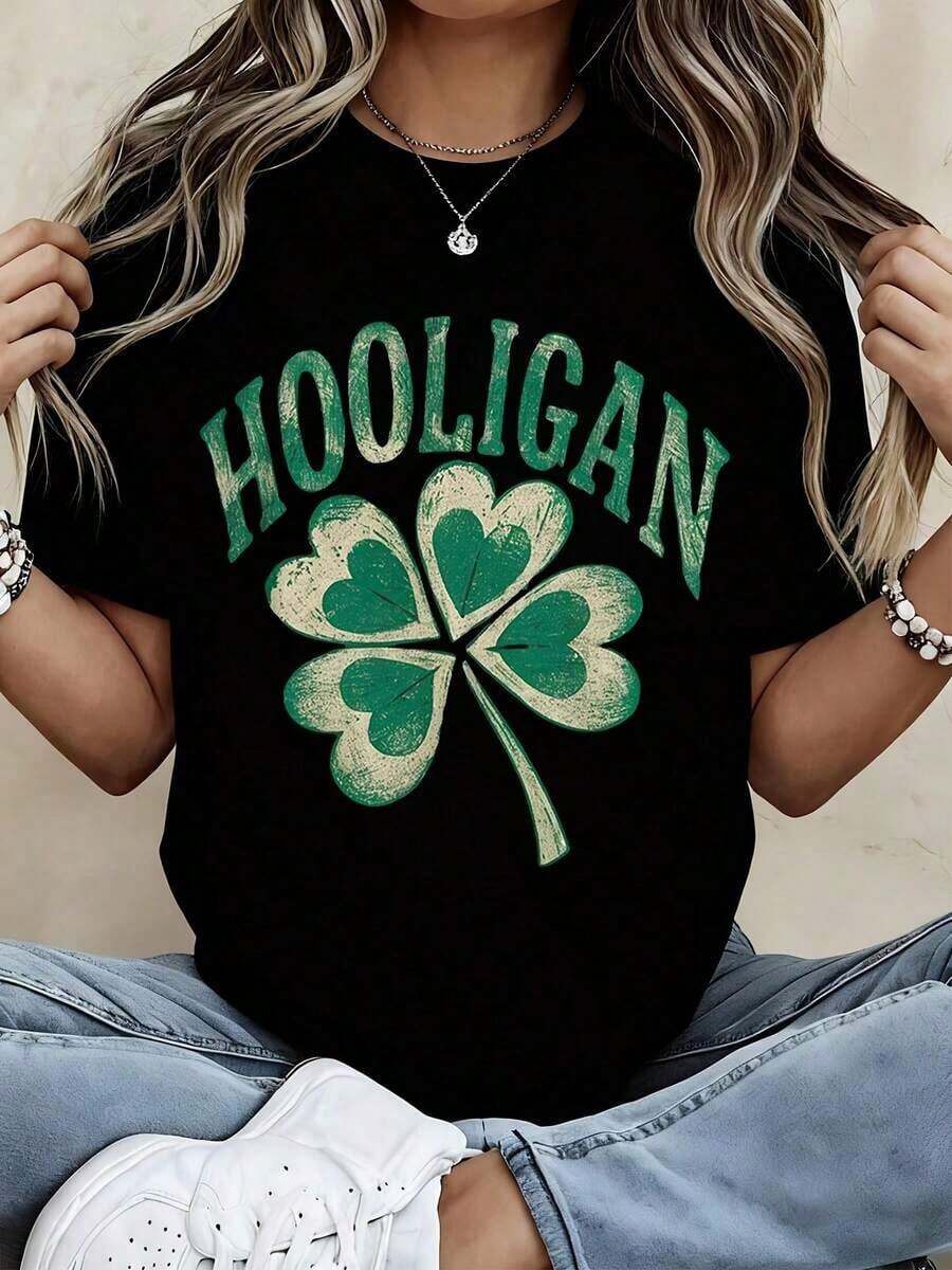 Camiseta Casual para Mujer con Estampado de Trébol y Texto en Blanco y Verde para Fiesta del Día de San Patricio - Negro - Ver 1