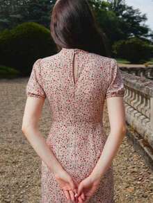 Vestido tejido con cuello alto de estilo vintage con estampado floral rosa para salir, atuendo de oficina para mujer, vestido floral rosa de estilo francés para primavera y verano - Rosa Pálido - Ver 6