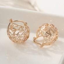 1 paire de boucles d'oreilles vintage classiques ajourées, accessoire de bijouterie minimaliste et polyvalent, convenant pour le port quotidien des femmes, cadeau d'anniversaire parfait pour elle - Doré - Voir 5