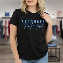 Women's "Stronger Than The Storm" Cotton T-Shirt, Casual Short Sleeve Crew Neck Top With Positive Inspirational Quote Print, Soft And Comfortable, Available In Plus Sizes (S-5XL), Cool Summer Clothes For Women. - 黑色 - 查看 6