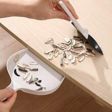 1 Bộ chổi và hốt rác mini để bàn, chổi nhỏ 2 cái, bàn chải vệ sinh bàn phím, bộ hốt rác và chổi hoạt hình, bàn chải vệ sinh mini để bàn, combo chổi nhỏ để vệ sinh bàn làm việc - Chổi mini để bàn - Xem 5