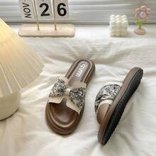 Elegant Embroidered Flat Sandals, French Style Slip-On Slippers For Women, Fashionable Strap Design, Suitable For Summer Wear With Skirts - Beige - View 3