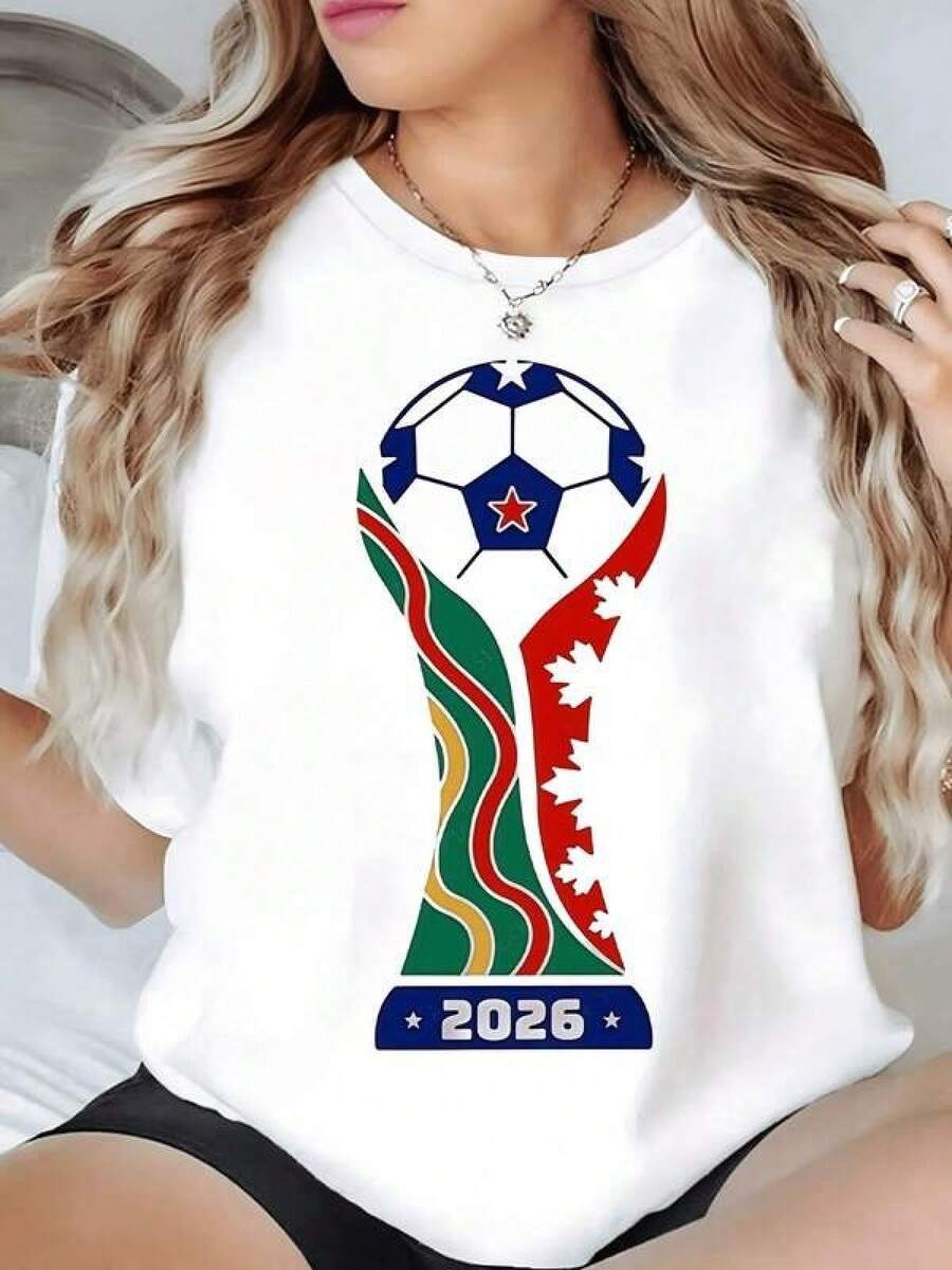 Taza con gráfico que muestra un trofeo de fútbol formado por una pelota azul con estrellas y ondas verdes rojas y doradas que simbolizanón y pasión por el Mundial 2026 camiseta de mujer casual cómoda para fanáticas del fútbol - Negro - Ver 1