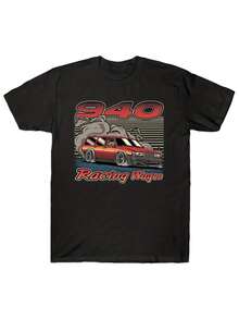 La camiseta retro 940 track para hombre presenta un logotipo de carreras vintage de los 90 y un estampado clásico 940 track.Esta camiseta de manga corta es lavable a máquina, opaca y adecuada para entusiastas de las motocicletas. - Negro - Ver 1