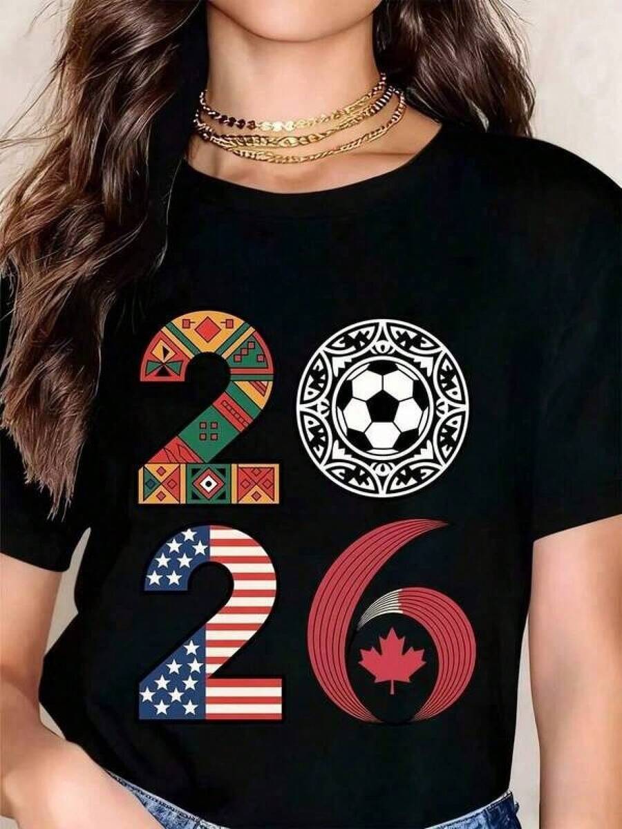 Camiseta Blanca con Diseño de la Copa Mundial 2026, con Patrón de Bolas de Fútbol y Banderas deéxico, Estados Unidos y Canadá, para Eventos de Aficionados al Fútbol - Negro - Ver 1