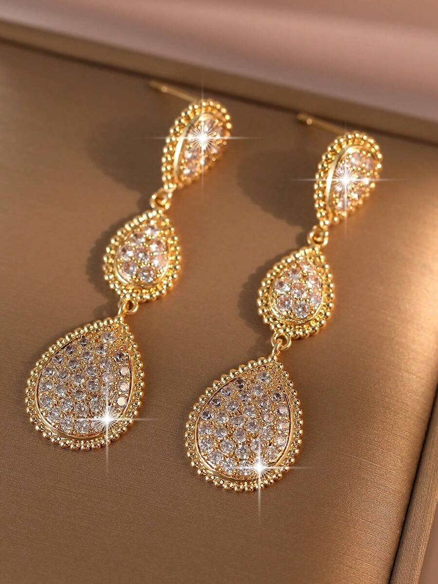 1 đôi bông tai dáng dài đính kim cương pave sang trọng, tông vàng, thích hợp cho cô dâu, đám cưới hoặc buổi tối. - vàng - Xem 1