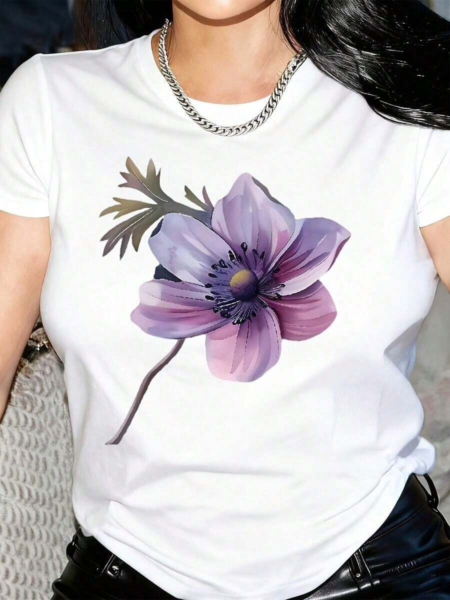 Camiseta Casual con Estampado Floral para Mujer de Under The Radar - Suave, Cuello Redondo, Manga Corta, Ligera y Transpirable para Primavera/Verano, Negra con Diseño de Flores en Relieve Morado y Blanco, Idea de Regalo Perfecta, Blusa con Estampado Floral - Estilo Vintage Urbano, Camiseta Unisex de Algodón Holgada de Manga Corta y Cuello Redondo. - Blanco - Ver 1