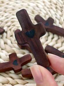 Aesthetic Walnut Wood Cross Set With Black Heart Healing Pocket Cross For Christians Wooden Cross Sleek Texture Blessing Carried Cross For Desk Grief Comfort Anxiety Relief Tokens - 5Pcs - View 3