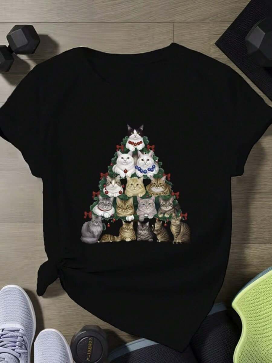 Una camiseta de manga corta para mujer, moderna, a la moda, retro, casual y holgada, adecuada para actividades al aire libre en primavera y verano.|Patrón de árbol de Navidad con gato, gato a rayas blancas, naranjas y grises con lazo rojo, top informal con temática navideña de gato, ligero, suave y transpirable, perfecto para vestimenta navideña.blusas para mujer,blusas casuales para dama,tops,, mujer premium,y2k,playeras de mujer curvy,ofertas y liquidaciones ropa mujer,playeras deportivas para mujer,,playeras de hombre, mujer,blusas>elegante DDPU - Negro - Ver 1