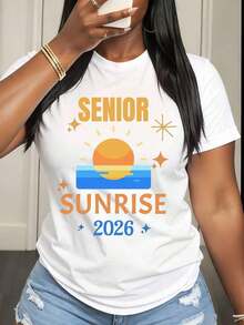 Camiseta para Mujer Senior Sunrise 2026 con Diseño de Sol y Océano para Celebración de Graduación en Primavera Verano - Blanco - Ver 1