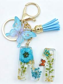 1pc Initial Letter Dried Flower Resin Keychain, Blue Daisy Pendant Keyring, Girl Bag Charm Accessory Gift - Baby Blue - View 1