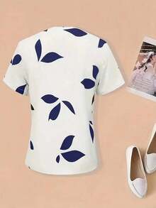 Blusa holgada de manga corta con cuello en V y estampado de hojas, de ajuste versátil, color blanco, para verano - Blanco - Ver 2