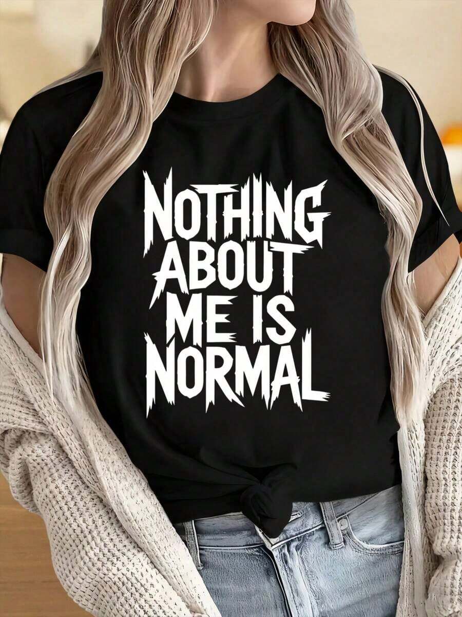 Camisetas para Mujer y Hombre con Cuello Redondo y Mangas Cortas. Camiseta con Estampado "Nothing About Me Is Normal". Camiseta Gráfica de Moda para Mujer. Top Casual Negro para Uso Diario. Estampados Divertidos Ideales para Fiestas de Navidad, Actividades Deportivas, Fiestas de Fin de Año, Salidas, Deportes y Otros Regalos Festivos. - Negro - Ver 1