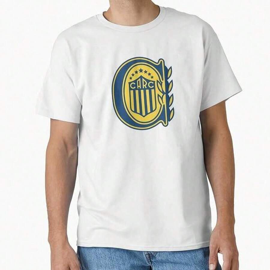 Camiseta clásica con el logo de Rosario CentralEsta camiseta de algodón de 220 gramos es la combinación perfecta de comodidad y moda para cualquier aficionado al fútbol. Esta camiseta, especialmente diseñada para hombres y mujeres, utiliza tejidos suaves y transpirables para crear un ajuste fascinante y es ideal para días de competición o ropa casual. Hecho de algodón de alta calidad, duradero y suave al tacto. Ya sea que apoyes a tu equipo favorito, participes en un partido de ocio o disfrutes de un día relajado, esta camiseta multifuncional es el último complemento de tu armario. - Negro - Ver 1