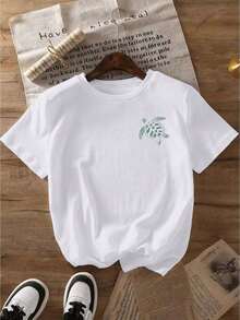 Camiseta Casual de Talla Grande para Mujer con Estampado de Tortuga "The Ocean Is Calling", Transpirable y Cómoda, Manga Corta, Cuello Redondo, Estampado Playero en la Parte Delantera y Trasera, Algodón Suave, Perfecta para Uso Diario y Estilo Urbano en Vacaciones - Blanco - Ver 2