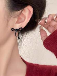 1对蝴蝶结耳环，黑色经典优雅耳环，适合女士、学生佩戴，商务、休闲日常皆宜。 - 黑色 - 查看 2