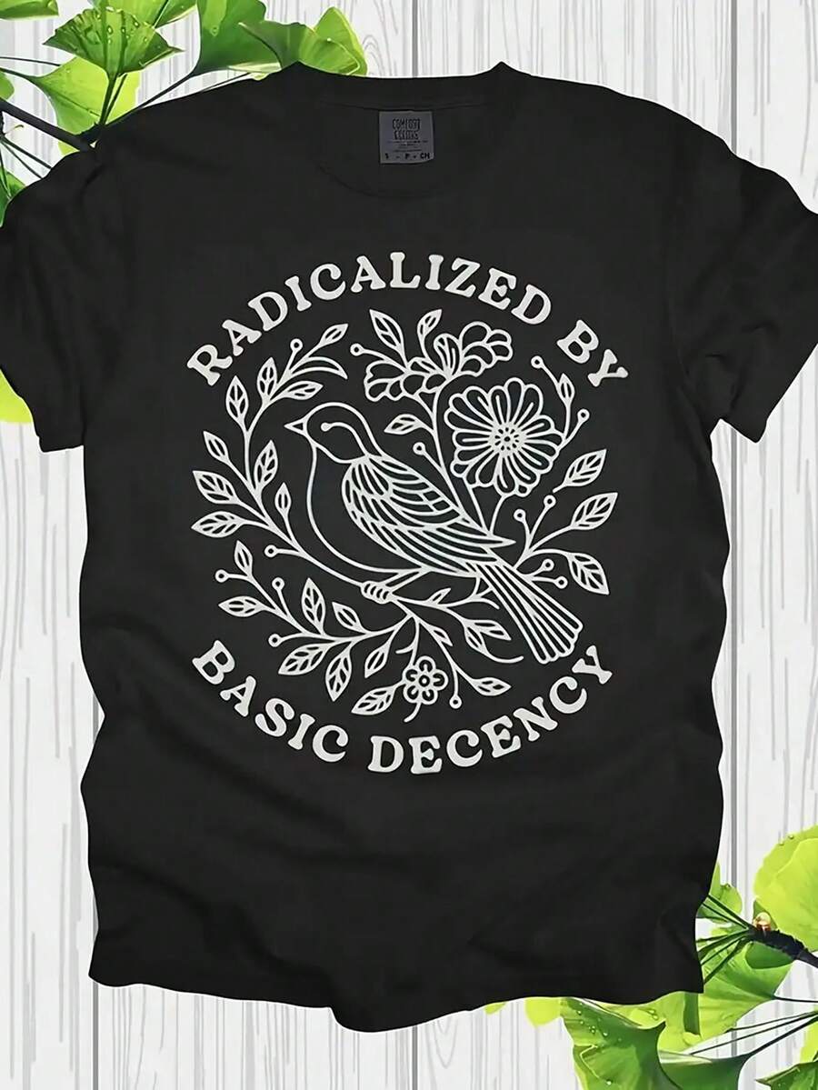 Camiseta Premium para Mujer con Estampado de Hojas de Otoño en Acuarela Negra - Patrón vibrante de hojas en naranja y dorado, manga corta, cuello redondo, estilo casual, corte holgado adecuado para uso diario en primavera, verano y otoño, lavable a máquina y un artículo imprescindible para combinar (adecuada para ocasiones casuales a semi-formales) - Tejido de elasticidad media, material no transparente, cálido patrón de hojas en acuarela de otoño, ideal para combinar con jeans o vestidos. Ecológica. - Negro - Ver 1