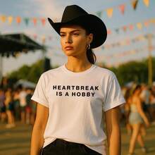 Camiseta 'Heartbreak Is A Hobby' para Mujeres, Niñas y Niños, Camiseta de la Gira Musical de Olivia Rodrigo, Camisetas de Moda, Tops de , Camisetas Cómodas - Blanco - Ver 2