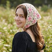 Accessoire de tête d'été avec foulard triangulaire de style pastoral français. Bandeau en dentelle, turban crocheté, foulard bandana pour cheveux pour femmes et filles. Bandeaux vintage tricotés, accessoires de mode pour cheveux - Rose bonbon - Voir 1