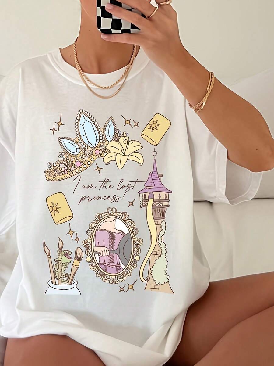 Estampado de Corona y Torre de Princesa con Texto "Soy la Princesa Perdida" - Blanco - Camiseta Gráfica de Estilo Casual Simple 100% Algodón Puro - Camiseta de Manga Corta con Cuello Redondo, Suave y Cómoda, con Estampado de Retrato Audaz, Top de Moda Urbana para Todas las Temporadas, Ropa Casual Urbana| Camiseta de cuello redondo| Camiseta de algodón, holgada, informal y versátil. - Blanco - Ver 1
