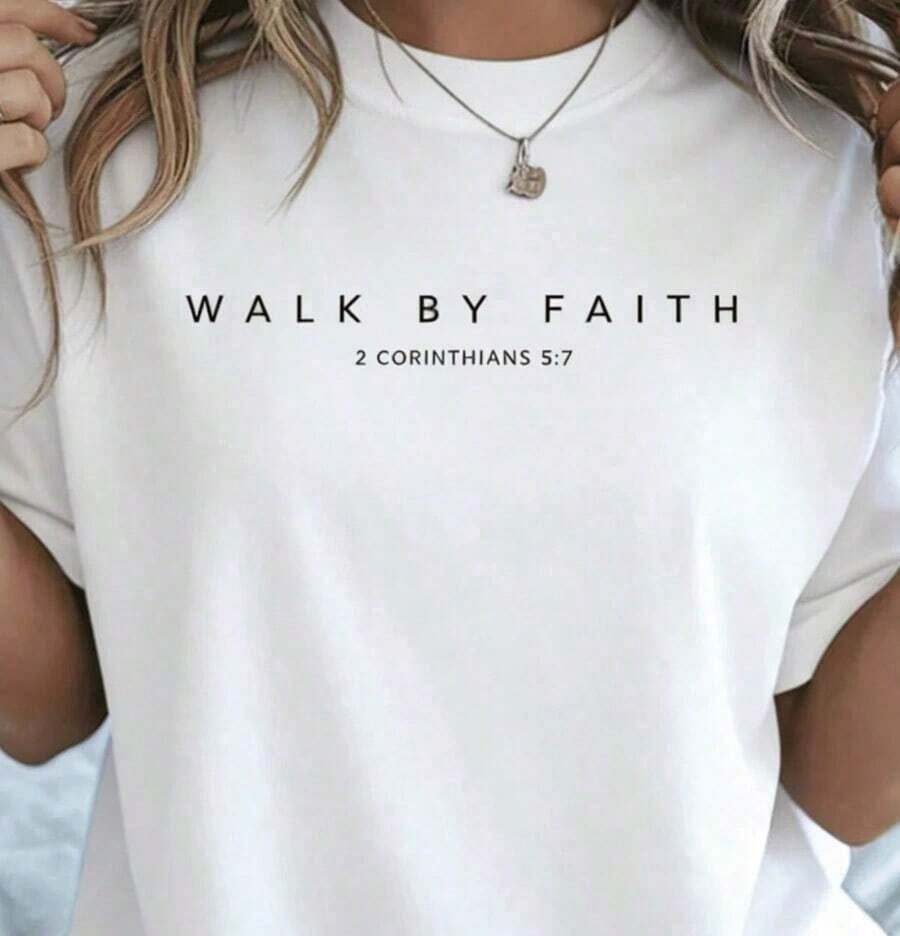 1 pieza Camiseta de Verano 2026 100% Algodón con Diseño Frontal y Trasero de "Walk By Faith" (Versículo Bíblico Cristiano) para Mujer, Holgada y Cómoda, 180g Algodón 100% - Blanco - Ver 1