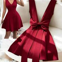 guang zhou mi qian shang mao  Nuevo vestido elegante y sexy con escote en V, espalda descubierta y ajustado con lazo en la cintura, color burdeos, estilo europeo de lujo, adecuado para el Día de la Independencia y vacaciones - Verde Oscuro - Ver 2