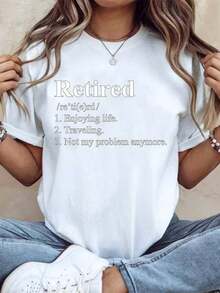 Suave, transpirable y ligera para comodidad durante todo el día. Camiseta de manga corta para mujer con estampado "Retired Definition", corte holgado informal, ideal para viajes, ocio y estilo de vida. Tela cómoda, perfecta para regalar. 220g. Cuello redondo clásico con un corte relajado que favorece todas las formas del cuerpo y es fácil de combinar con jeans, shorts y leggings. - Blanco - Ver 12