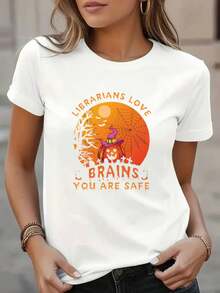 Camiseta Divertida de Bibliotecaria para Mujer - Eslogan: A los Bibliotecarios les encantan los libros, estás a salvo - Disfraz para de Halloween o Ropa Casual para la Biblioteca - Camiseta Suave y Transpirable% Algodón - Regalo para Amantes de los Libros, Adecuada para Bibliotecarias y Coleccionistas de Libros - Estilo Casual de Manga Corta y Cuello Redondo, Diseño de Telaraña y Libro - Lavable aáquina - Camiseta Unisex de Algodón Holgada de Estilo Vintage Urbano con Manga Corta y Cuello Redondo - Blanco - Ver 7