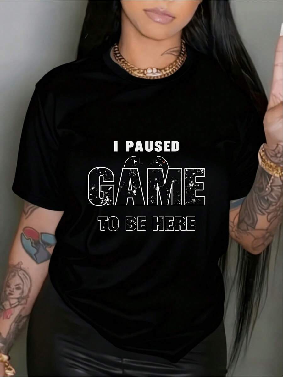 Pausé el juego para venir aquí. Interesante camiseta estampada con temática de juegos, top casual, una excelente opción para el uso diario en primavera y verano. Top cómodo y versátil de manga corta. - Negro - Ver 1
