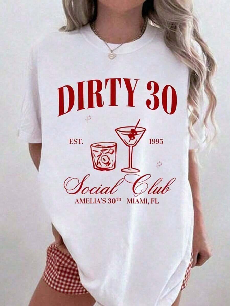 Camiseta gráfica de algodón 100% para mujer, cuello redondo, estampado "Dirty 30 Cocktail Social Club", ideal para celebraciones de cumpleaños - Camisetas casuales de verano con estampado gráfico sencillo, perfecta como idea de regalo para el Día de la Madre. Adecuada para primavera, verano y otoño. - Blanco - Ver 1