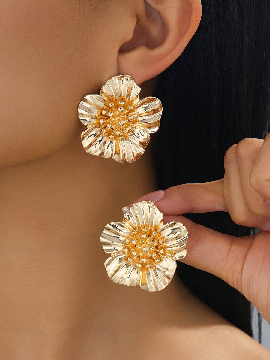 1 Pair Luxury Niche Design Metal Textured Floral Stud Earrings, Golden Eggflower Earrings For Women, Summer - Yellow Gold - View 1