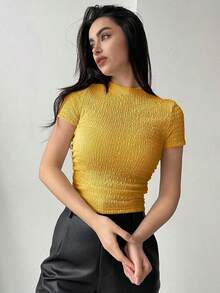 Parte superior de punto texturizada de cuello redondo con pliegues y manga corta, de color liso y ajustada, para mujer - Amarillo - Ver 6