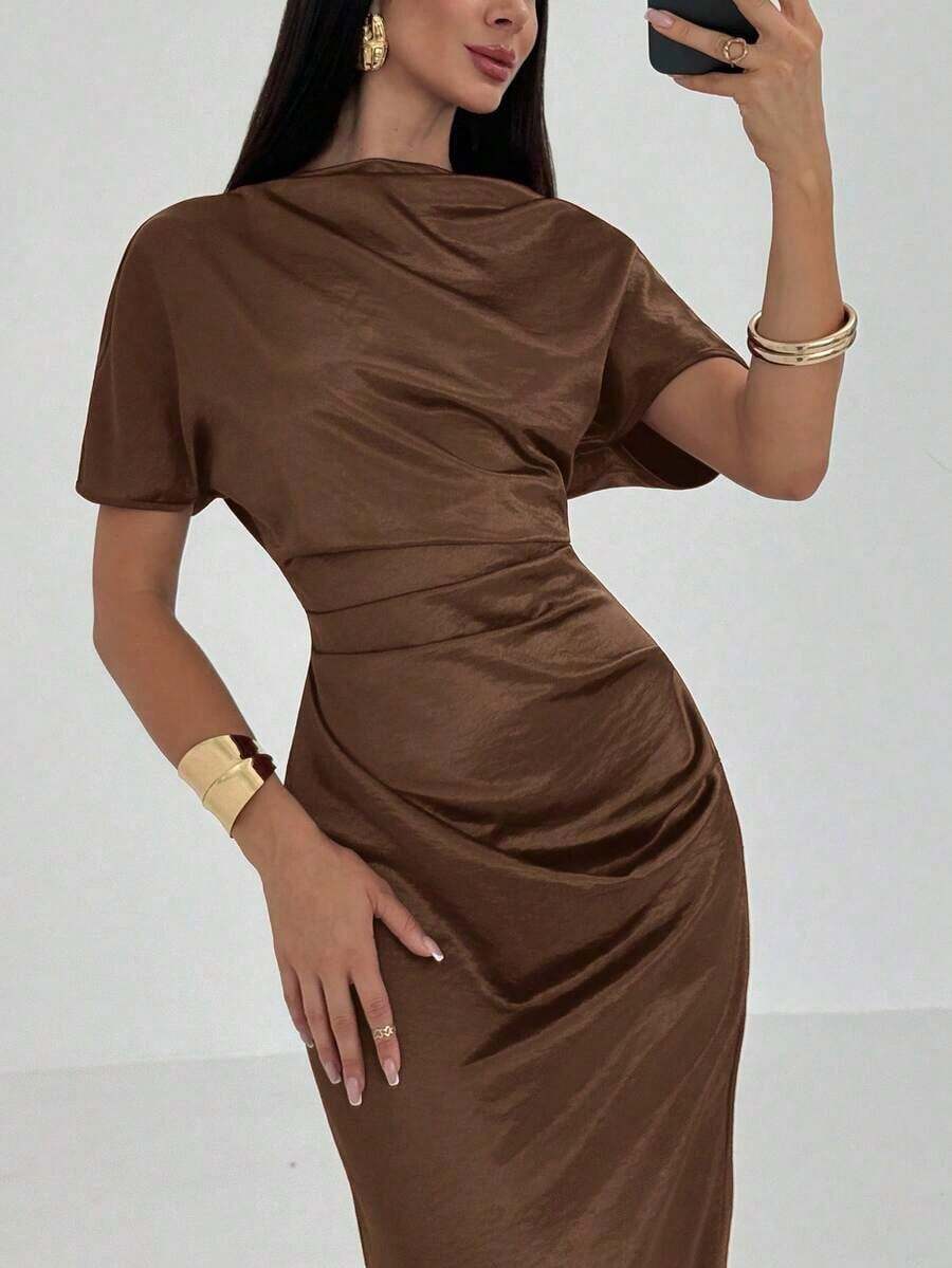 Vestido largo elegante de unicolor con cintura fruncida y plisado, adecuado para fiestas y salidas - Marrón - Ver 1