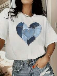 Camiseta casual de mujer con diseño de corazón azul y patchwork retro de cowboy - Perfecta para primavera y verano - Cuello redondo y mangas cortas - Hecha de tela suave ideal para el uso diario - Blanco - Ver 1