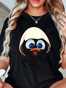 Tienda de T-Shirt Y2K con diseño divertido de ave kawaii ideal para los amantes de la moda juvenil en México, confeccionada en algodón suave, perfecta para cualquier ocasión y destaca por su gráfico colorido y atractivo, solo una pieza disponible - Negro - Ver 8