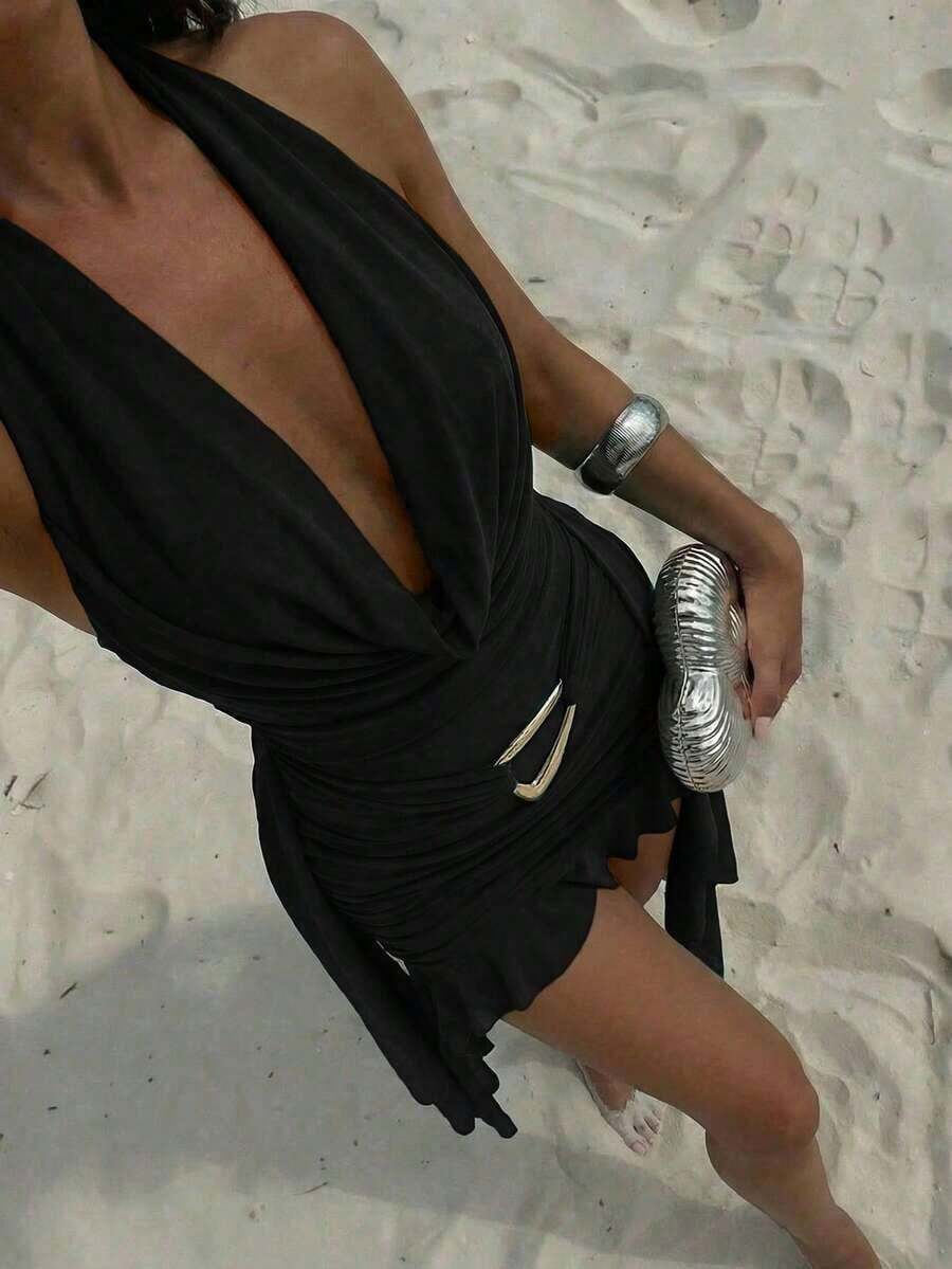New Green Mesh Mini Dress With Deep V-Neck, Halter Neck, Open Back, Fitted, Asymmetrical Ruffle At The Hem, Ideal For Parties, Music Festivals, Weddings And Beach Holidays, Also Perfect For St. Patrick's Day And Music Festivals With Bohemian Style - 黑色 - 查看 1