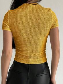 Parte superior de punto texturizada de cuello redondo con pliegues y manga corta, de color liso y ajustada, para mujer - Amarillo - Ver 2