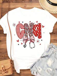 Nurse T-Shirt With Red Check And Polka Dot Design, Stethoscope And Hearts Ribbon, Medical Theme For Nurse's Day Or Valentine's Day, 220g - Urban Vintage Style, Unisex, Cotton, Short Sleeve, Round Neck, 100% Cotton - 白色 - 查看 4