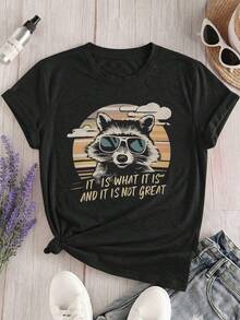 Una camiseta de manga corta para mujer, moderna, a la moda, retro y de corte holgado, adecuada para actividades al aire libre en primavera y verano.Camiseta deportiva de manga corta con cuello redondo para mujer, estilo europeo y americano, suave y cómoda, con un bonito diseño de mapache, un top casual, transpirable y ligero, ideal para diversas actividades al aire libre y uso diario.blusas para mujer,blusas casuales para dama,tops,, mujer premium,y2k,playeras de mujer curvy,ofertas y liquidaciones ropa mujer,playeras deportivas para mujer,,playeras de hombre, mujer,blusas>elegante I7OD - Negro - Ver 1