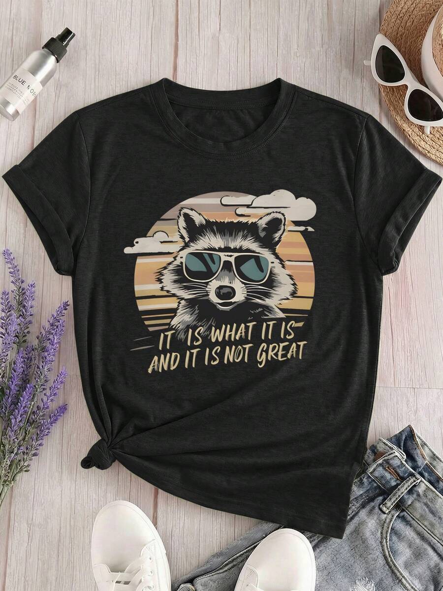 Una camiseta de manga corta para mujer, moderna, a la moda, retro y de corte holgado, adecuada para actividades al aire libre en primavera y verano.Camiseta deportiva de manga corta con cuello redondo para mujer, estilo europeo y americano, suave y cómoda, con un bonito diseño de mapache, un top casual, transpirable y ligero, ideal para diversas actividades al aire libre y uso diario.blusas para mujer,blusas casuales para dama,tops,, mujer premium,y2k,playeras de mujer curvy,ofertas y liquidaciones ropa mujer,playeras deportivas para mujer,,playeras de hombre, mujer,blusas>elegante I7OD - Negro - Ver 1