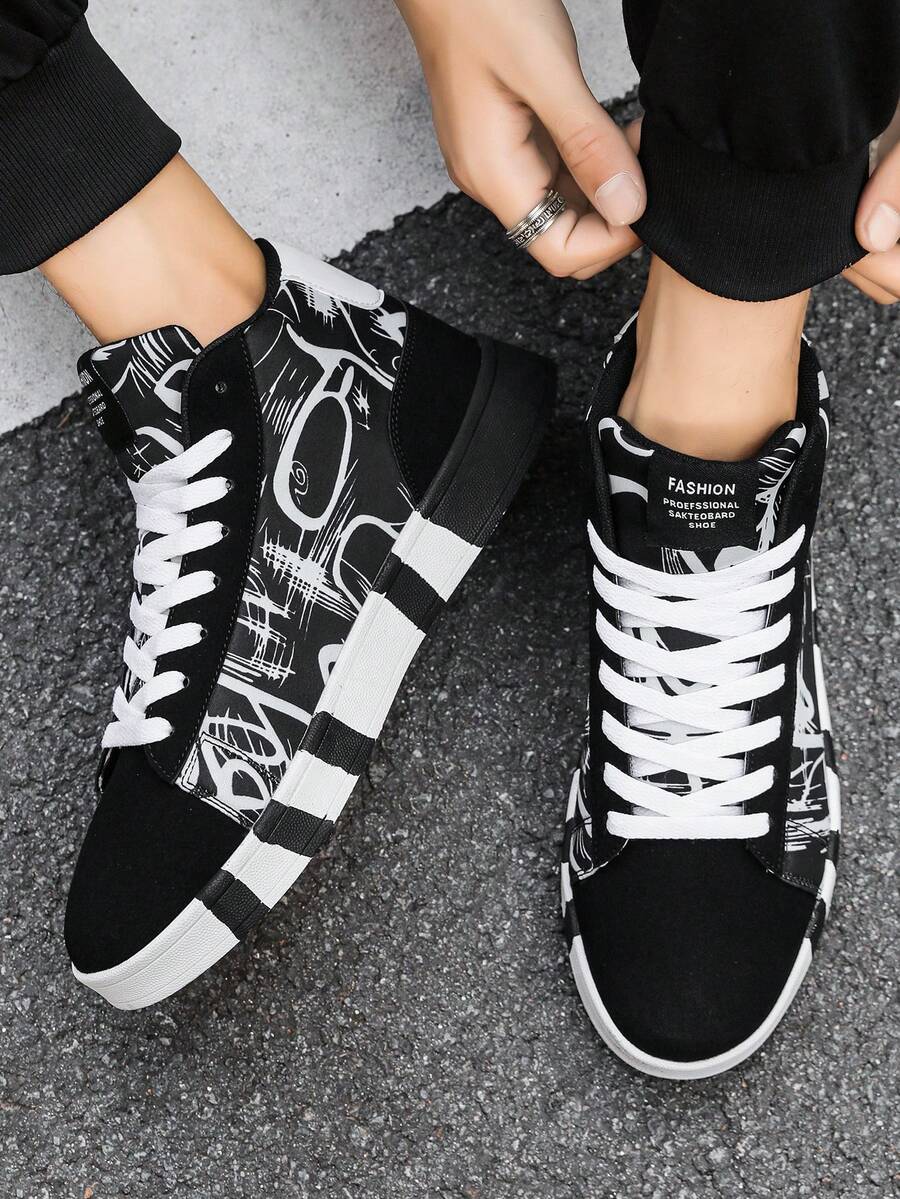 Men's Personalized Black & White Colorblock Random Graffiti Patchwork Comfortable Versatile Casual Sports Shoes