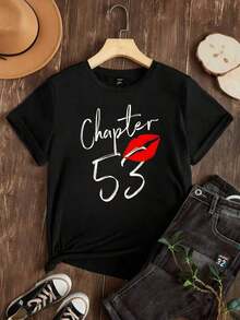 Camiseta de Mujer Casual de Cuello Redondo y Manga Corta, Opciones en Negro y Blanco, Camiseta con Estampado Gráfico "Chapter 53 Lipstick Kiss", Camisetas para Uso Diario, Tops de Verano, Camisetas Gráficas, Conjuntos de Verano para Mujer, Camisetas Cortas para Mujer, Tops Vintage de Algodón, Ropa Linda para Mujer, Playera Holgada para Mujer - Negro - Ver 2