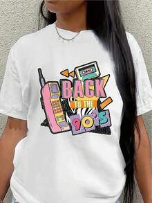 This Short-Sleeved Polyester T-Shirt, With A Retro 90s Design, Is Lightweight And Durable, Suitable For Casual Wear At Home, In Restaurants, Or At Parties. The Print Features Retro Elements Of A Telephone And Cassette Tape. - 白色 - 查看 7